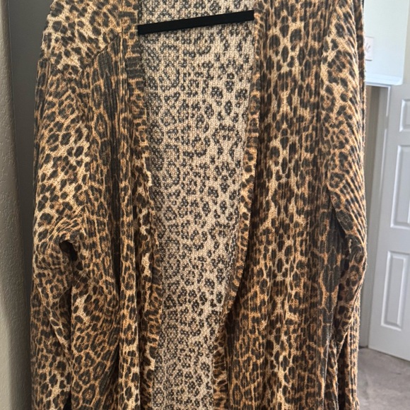 Socialite Curve Animal Print Cardigan - Picture 1 of 4